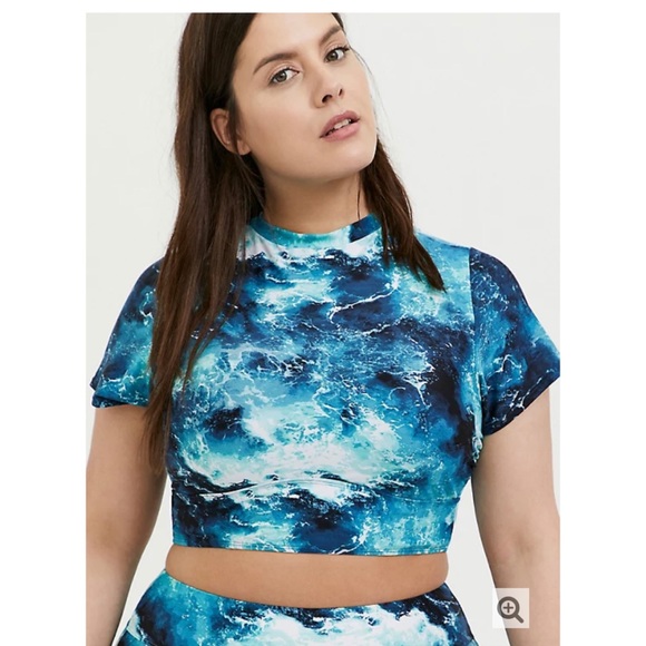 NEW Torrid 4 Swim Wireless Rash Guard Crop Ocean - Picture 2 of 11